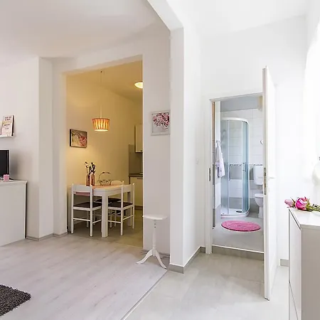 Apartman Center Tina Póla